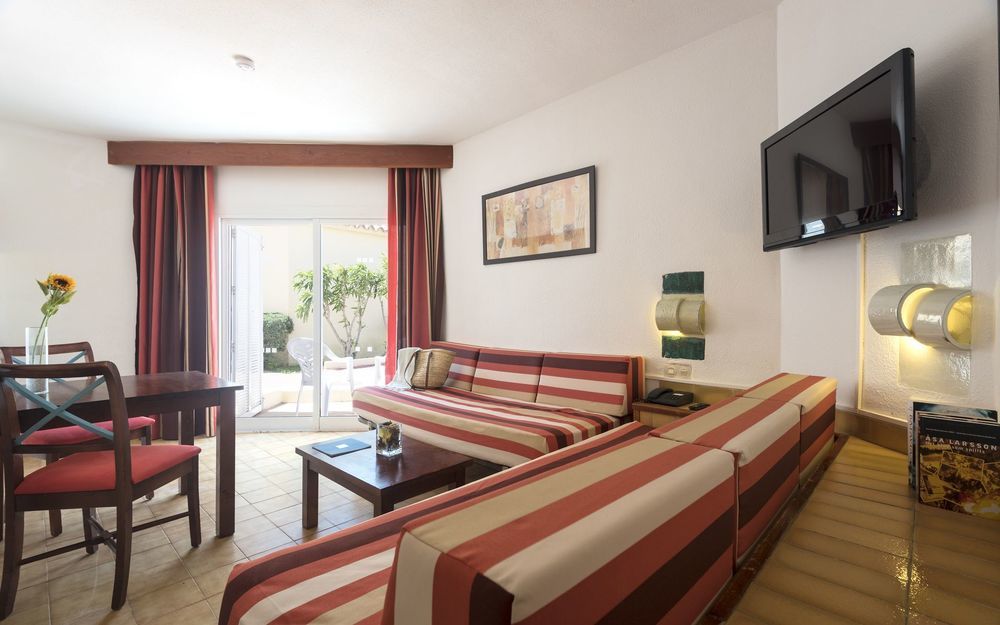 Marinda Garden Aparthotel Cala en Bosc Exterior photo