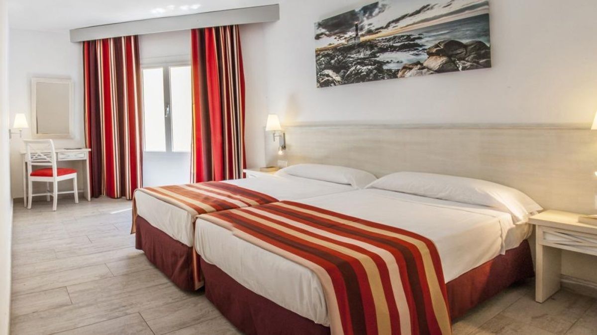 Marinda Garden Aparthotel Cala en Bosc Exterior photo