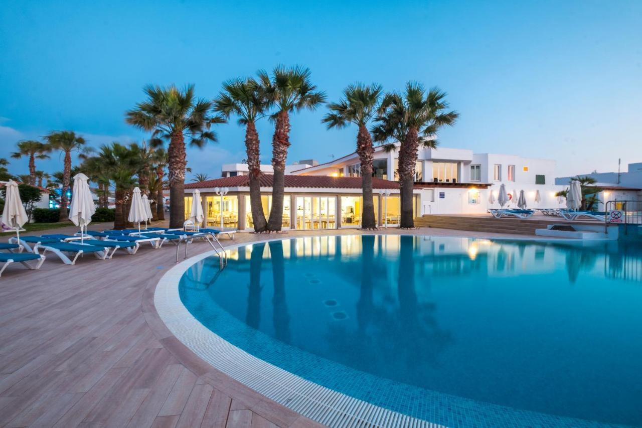 Marinda Garden Aparthotel Cala en Bosc Exterior photo